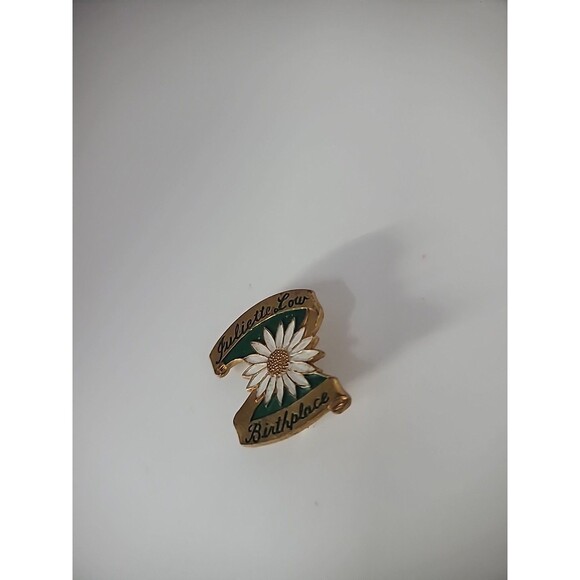 Vintage Juliette Low Birthplace Girl Scouts of America Gold Tone Flower Jewelry - Picture 3 of 9